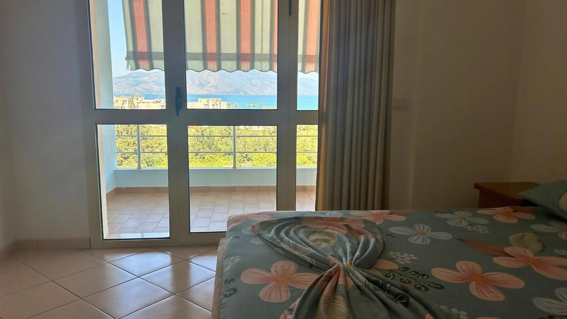 Onis Sea View Apartments Orikum 0*,