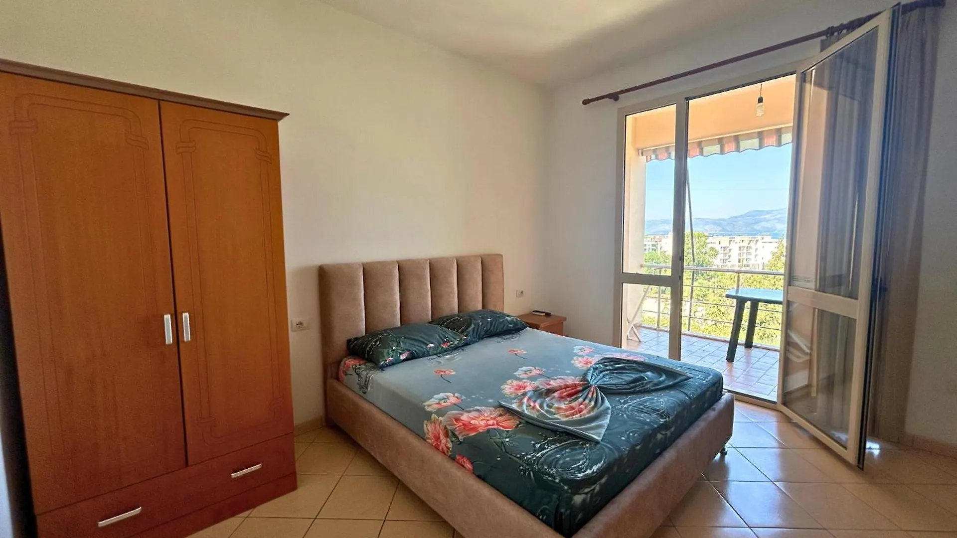 Onis Sea View Apartments Orikum Albanië