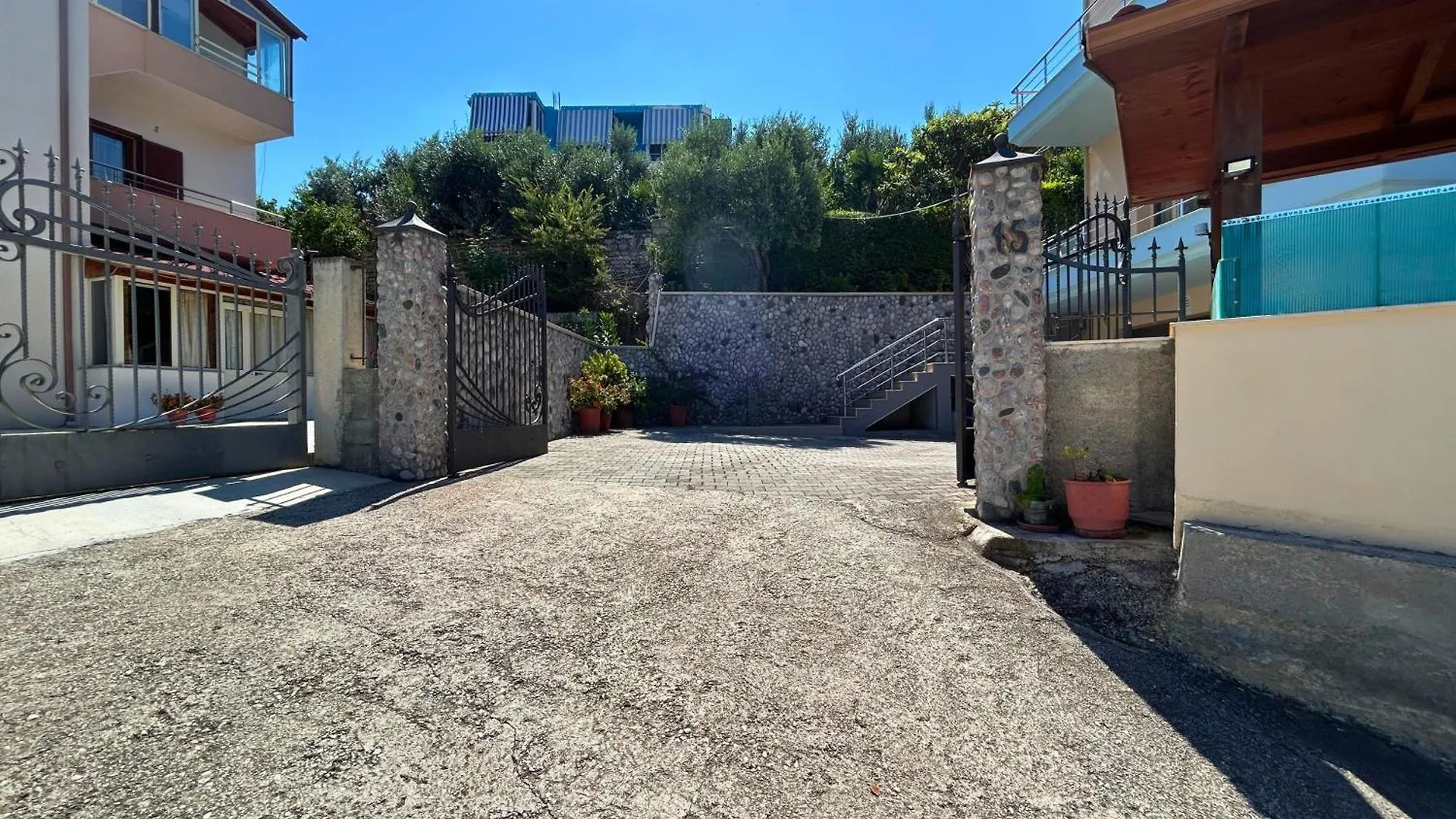 Onis Sea View Apartments Orikum