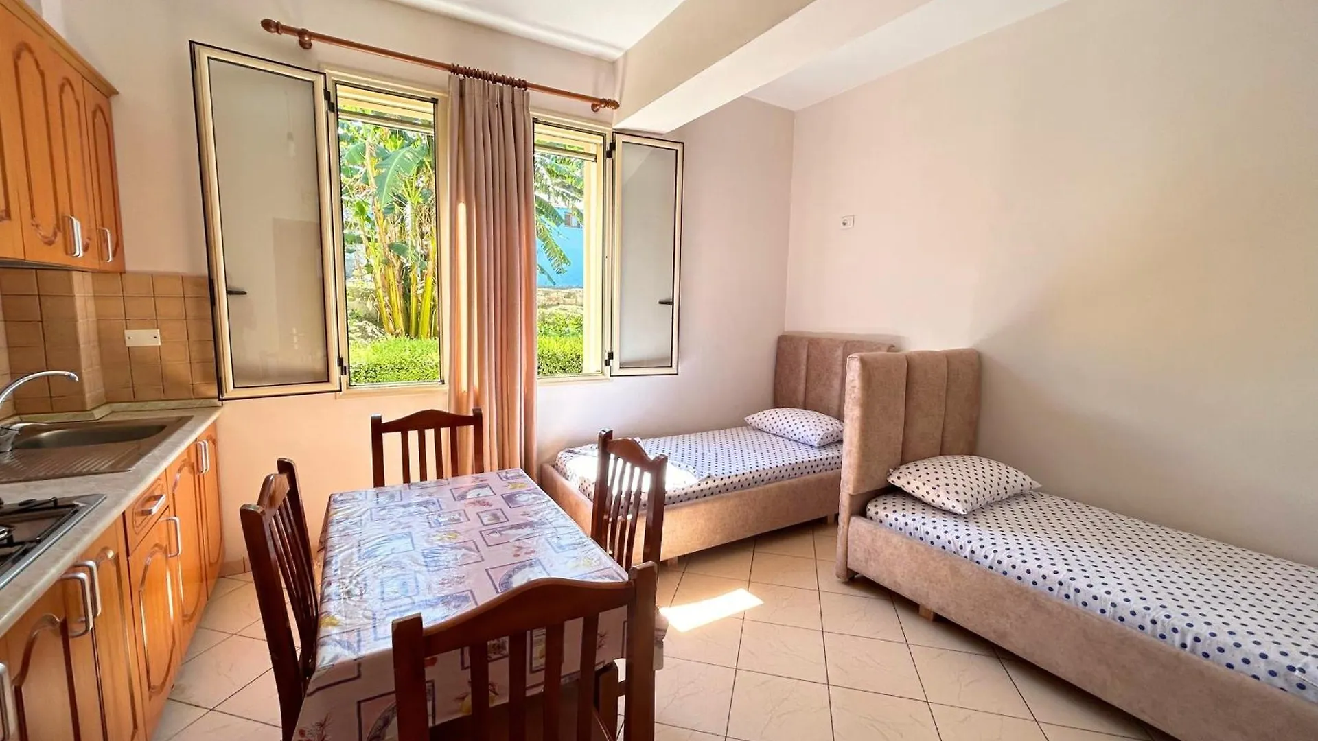 Onis Sea View Apartments Orikum Albanië